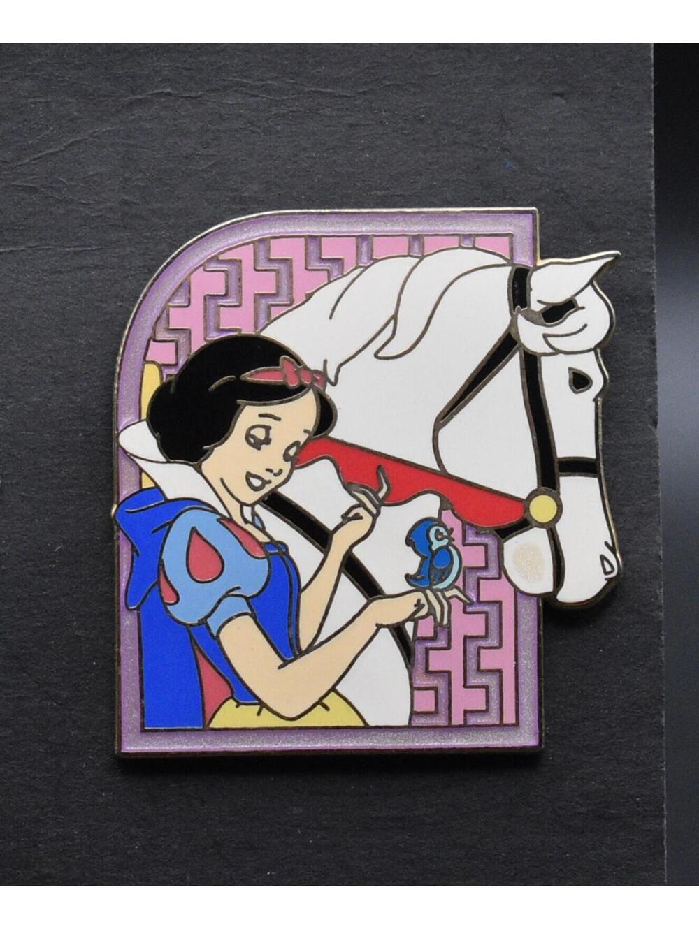 Disney Snow White Seven Dwarfs With Horse Bluebird Pin (C6)